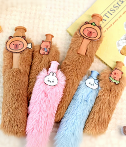 Penna Peluche Gigante con Adesivo Acrilico, Penna a Sfera Oversize Antistress, Regalo Creativo e Originale - Product Image 1