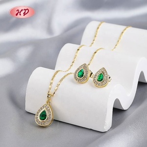 Juego de Joyería Vintage Chapado en Oro con Circonita Cúbica de Color en Forma de Lágrima, Collar con Colgante y Pendientes para Mujer - Product Image 5