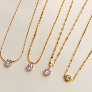 Collana con Ciondolo Minimalista <span class=keywords><strong>in</strong></span> Acciaio Inossidabile 316L Placcato <span class=keywords><strong>Oro</strong></span> 18K Antiossidante con Zirconia Cubica Solitaria per Donna - Product Image 1