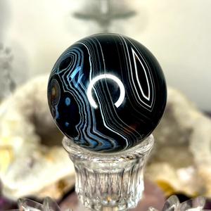 Vente en gros de boules d'agate noire de haute qualité, sphères de cristal de sardonyx noir polies pour la décoration de la maison et les cadeaux - Product Image 4