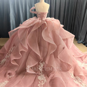 Gaun Pesta Pink Off Shoulder Big Train <span class=keywords><strong>Prom</strong></span> Tiered Vestidos De 15 Formal Princess Ball Gown Sweet 16 Quinceanera Lsmc24-2 - Product Image 3