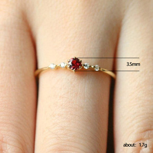 Anello con fascia in cristallo rosso color oro per donna, accessori minimalisti per tutti i giorni e per feste - Product Image 5