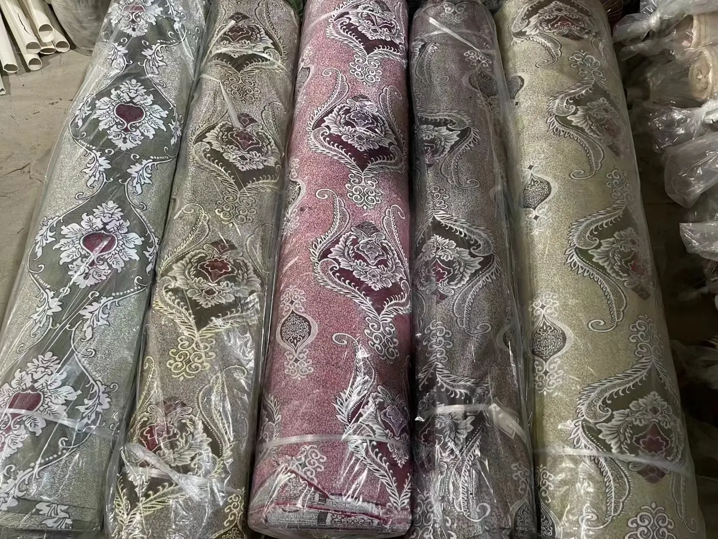 High Quality European Style Jacquard Curtain Fabric Polyester Stock with Breathable Woven Upholstery Dyed Flower Design