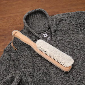 Bằng Gỗ Cashmere Lược Quần Áo Bàn Chải <span class=keywords><strong>Lint</strong></span> Bàn Chải Cho Phù Hợp Với Cashmere Len Nhung, Da Lộn Và Vật Nuôi Tóc Lớn Màu Đen Gỗ Óc Chó Xử Lý - Product Image 1