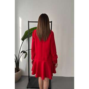 Robe Courte Classique Rouge en Crochet Taille Unique & XS, Style Élégant pour Femme de Bureau avec Volants, Idéale pour les Journées, les Fêtes et les Festivals - Product Image 1