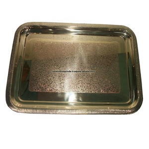 Bandeja de Servir de Metal con Diseño en Relieve y Baño de Plata para Cena, Café y Postre - Product Image 1