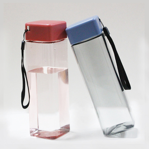 Su misura In Legno Coperchio Elegante <span class=keywords><strong>di</strong></span> Plastica Piccola Piazza Glassato A Forma <span class=keywords><strong>di</strong></span> Bottiglia <span class=keywords><strong>di</strong></span> <span class=keywords><strong>Acqua</strong></span> <span class=keywords><strong>Di</strong></span> <span class=keywords><strong>Acqua</strong></span> - Product Image 4