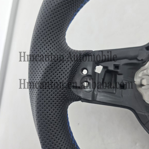 พวงมาลัยคาร์บอนไฟเบอร์หุ้มหนังแบบเจาะรูสำหรับรถยนต์ Volkswagen Golf 7.5 gti - Product Image 6