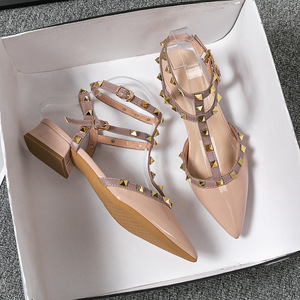 Sandalias de tacón alto para mujer, estilo nuevo 2026, diseño de marca de moda, con remaches puntiagudos, en rojo, negro y rosa, zapatos casuales, talla grande 43 - Product Image 3