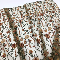 Tissu en dentelle brodée florale de luxe 100% polyester tissé en tulle pour robes de mariée et textiles de maison