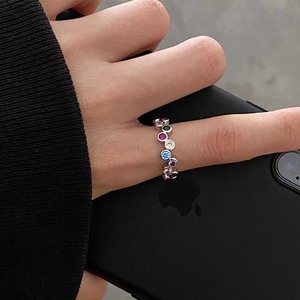 Anillo de Eternidad Moderno Chapado en Latón con Circonitas Cúbicas de Laboratorio, Gemas Arcoíris con Engaste de Bisel, Redondo, Unisex, para Uso Diario - Product Image 5