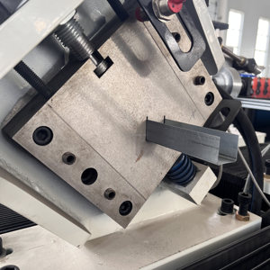 Hoàn thành tự động hoàn toàn tự động đôi đầu <span class=keywords><strong>Keel</strong></span> cuộn hình thành dây chuyền sản xuất với PLC động cơ & mang và bao bì - Product Image 3