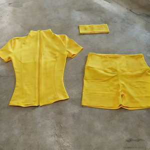 Ensemble de vêtements de sport pour femmes, veste de yoga à manches courtes zippée, short taille haute, ensemble de deux pièces pour la salle de sport, l'entraînement et le fitness - Product Image 4