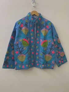 Veste ethnique Suzani TNT faite à la main pour femmes, manteau d'hiver brodé, mode boutique - Product Image 1