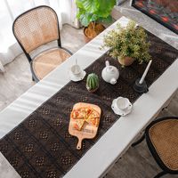 Nappe noire en dentelle colorée avec empiècements ajourés, style frais, pour la décoration des réunions familiales
