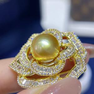 Broche de Flor de Perla Dorada Nanyang, Accesorio de Cristal de Moda con Diseño Hueco, Disponible al por Mayor y al Detal - Product Image 1