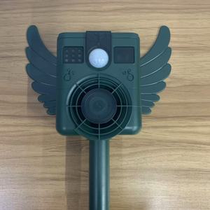 Répulsif Solaire Ultrasonique Anti-Nuisibles Design Ailes d'Ange Écologique Étanche avec Lumière pour le Contrôle des Rongeurs Maison et Jardin - Product Image 6