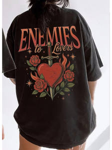 Camiseta Romantasy Enemies To Lovers para mujer, camiseta de manga corta con gráfico de corazón y rosa, informal, cómoda, para todas las estaciones - Product Image 1