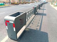 Caja de flores de carretera urbana barandilla caja de plantación central valla cinturón de aislamiento canal de flores de hierro forjado municipal