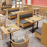 Table et chaise en bois massif pour restaurant moderne, salon de thé, restaurant de nouilles, café de cuisine occidentale décontractée, restaurant de hot pot, avec canapé mural et banquette.