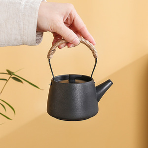 <span class=keywords><strong>Théière</strong></span> <span class=keywords><strong>traditionnelle</strong></span> <span class=keywords><strong>japonaise</strong></span> en céramique et ensemble de tasses de Kung Fu Cadeau de luxe en porcelaine de 250ml pour les vacances pour les voyages ou les hôtels - Product Image 3