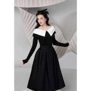 Onica-Top à épaules dénudées rouge et noir | Conception découpée sophistiquée | Chemisier de mode élégant pour une tenue de fête ou de soirée - Product Image 6