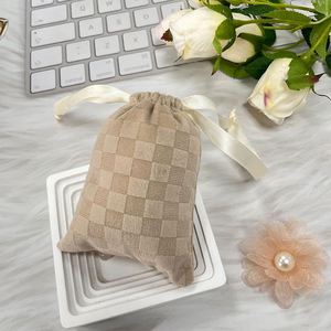 Pochette à bijoux en velours doux de luxe avec impression de logo personnalisée - Product Image 6