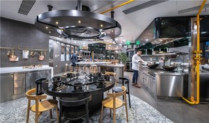 Barra de Bar Ovalada Moderna con Taburetes de Madera para Muebles Comerciales de Hotel, Estilo de Diseño Contemporáneo - Product Image 1