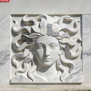 Sculpture en relief de Méduse en marbre blanc sculpté à la main YOUFINE, art mythologique, décoration pour l'espace extérieur du jardin - Product Image 2