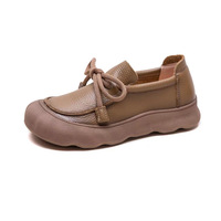 Mocassins à plateforme en cuir véritable pour femmes, avec nœud, logo personnalisé, OEM ODM, en cuir de vachette grainé, à enfiler, semelle épaisse ondulée, style rétro
