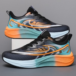 Chaussures décontractées tendance transfrontalières toutes saisons <span class=keywords><strong>pour</strong></span> hommes et femmes, nouvelle conception à semelle en carbone et EVA, fixation à <span class=keywords><strong>froid</strong></span>, à lacets <span class=keywords><strong>pour</strong></span> l'été - Product Image 3