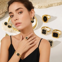 Ensemble de bijoux de luxe étanche et inaltérable avec horloge à chiffres romains, design montre en acier inoxydable, bracelet, bague et boucles d'oreilles