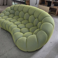 Sofá Modular Seccional Moderno para Sala de Estar, Estilo Villa, Asientos Profundos, Tela Bouclé Color Crema, Diseño Nube