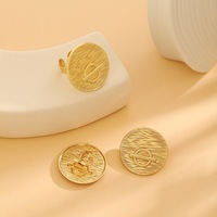 Boucles d'oreilles créoles géométriques uniques et exagérées de style euro-américain, en métal irrégulier, pour femmes, à porter au quotidien