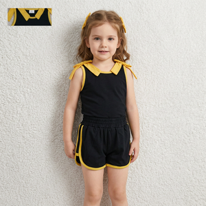 ชุดเสื้อผ้าเด็กผู้หญิงสีดำทองประดับโบว์แขนกุด - Product Image 1