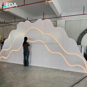LEDA Nouveau design multicouche acrylique blanc LED fond ondulé irrégulier pour la décoration d'événements de mariage - Product Image 3