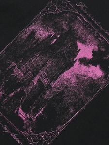 Camiseta negra con estampado de Castillo del Horror para hombre, personalizable, adecuada para jóvenes, tanto hombres como mujeres F10 - Product Image 3