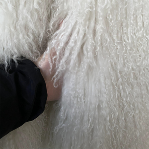 2024 abiti alla <span class=keywords><strong>moda</strong></span> abbigliamento esterno da donna lunghi cappotti con cappuccio <span class=keywords><strong>in</strong></span> vera pelliccia mongolena naturale cappotto invernale - Product Image 5