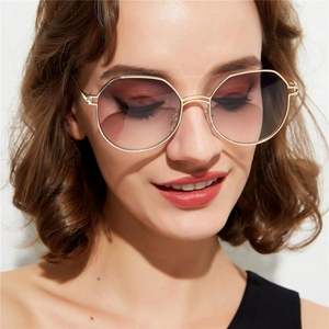 Gafas de Sol de Moda 2020, Estilo Vintage, Unisex, de Acero Inoxidable, con Lentes Degradados, Protección UV400, Forma Poligonal - Product Image 2