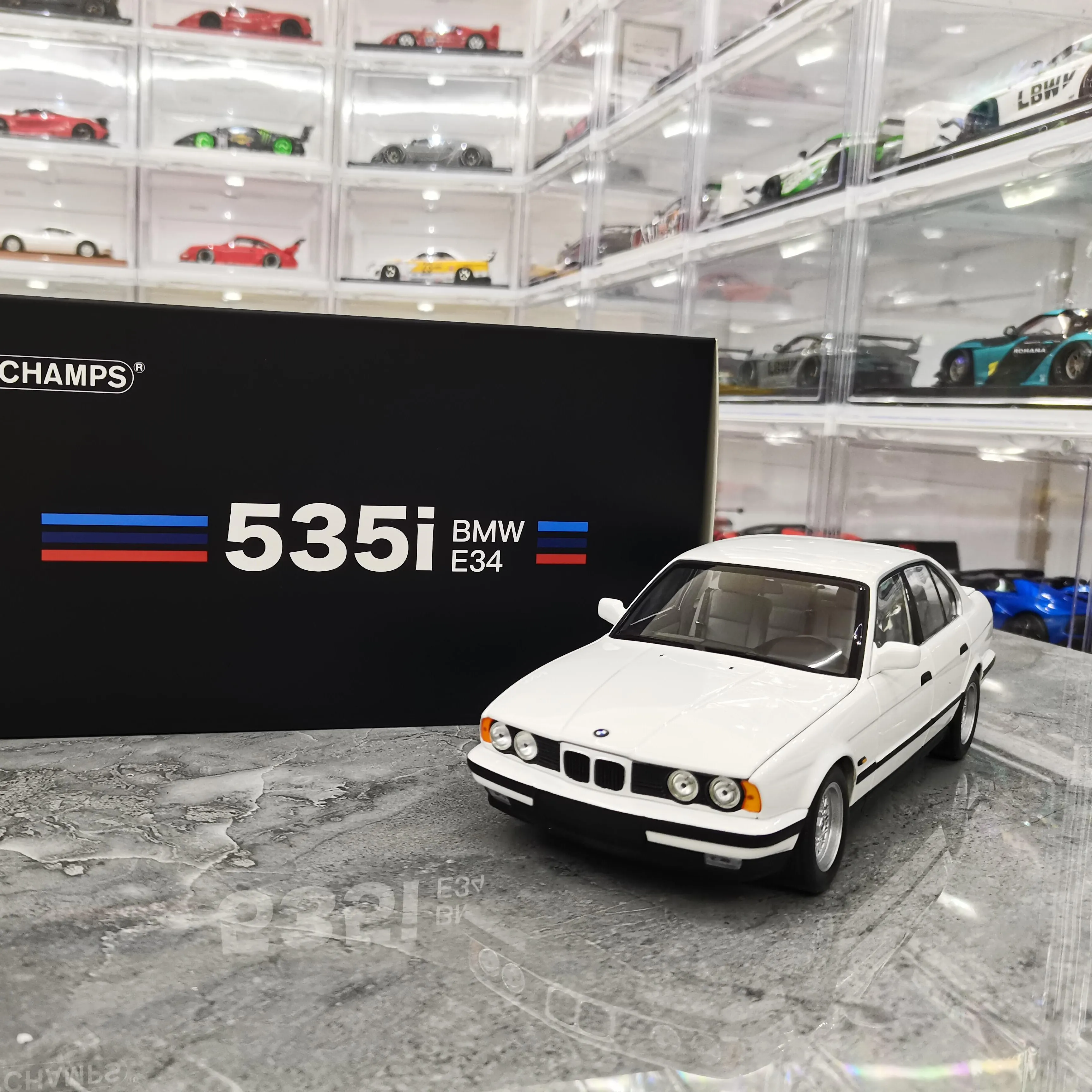 Minichamps 1:18 BMW 535i (E34) 1988 Diecast simülasyon alaşım araba modeli oyuncak hediye oyuncak araçlar