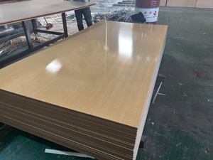 <span class=keywords><strong>Tablero</strong></span> de <span class=keywords><strong>MDF</strong></span> Personalizado de 1220*2440 mm, <span class=keywords><strong>Tablero</strong></span> de HDF de 18 mm de Alto Brillo, Fácil de Mantener, <span class=keywords><strong>Tablero</strong></span> de Melamina para Paneles Decorativos de Hotel - Product Image 3