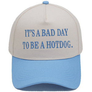 Divertente cappellino da baseball vintage ricamato con la scritta 'IT'S A BAD DAY TO BE A HOTDOG' a blocchi di colore, per uomo e donna, casual, per l'uso all'aperto. - Product Image 3