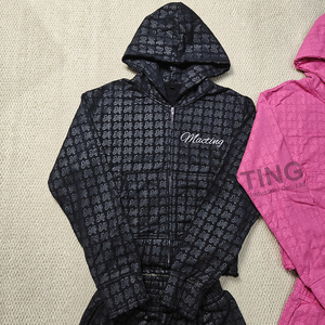 Conjunto de 2 Piezas Personalizado para Mujer, Estilo Y2K, Sudadera Corta con Borlas Bordadas y Pantalones Cortos, 100% Algodón Terry - Product Image 2
