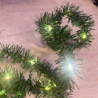 DIY Weihnachtsbaum-Lampe & Dekorative Wandlampe mit LED Warmweißen Lichtern Batteriebetrieben Umweltfreundlich Nordischer Stil für Innenbereich