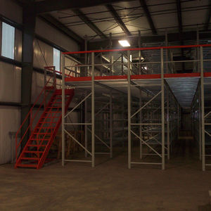 Stockage en entrepôt personnalisé Rayonnage <span class=keywords><strong>mezzanine</strong></span> en acier et métal à plusieurs niveaux - Product Image 1