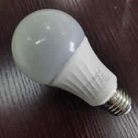 Ampoules LED CTORCH Prix de Gros Usine CE ROHS E27 3W 5W 9W 12W 15W Culot B22 E27 Ampoules LED SKD pour Usage Domestique