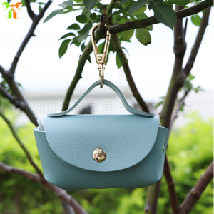 Dispensador de bolsas de cuero PU para caca de perro, dispensador de bolsas de basura para correa de perro, soporte para bolsa de caca para pasear al perro - Product Image 4