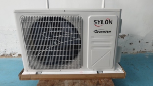 Sylon Black Panel R32Gas Refrigerante Mini Split Acondicionador Inversor de <span class=keywords><strong>aire</strong></span> Ac <span class=keywords><strong>con</strong></span> control <span class=keywords><strong>WIfi</strong></span> <span class=keywords><strong>Aire</strong></span> <span class=keywords><strong>acondicionado</strong></span> sin conductos para el hogar - Product Image 3