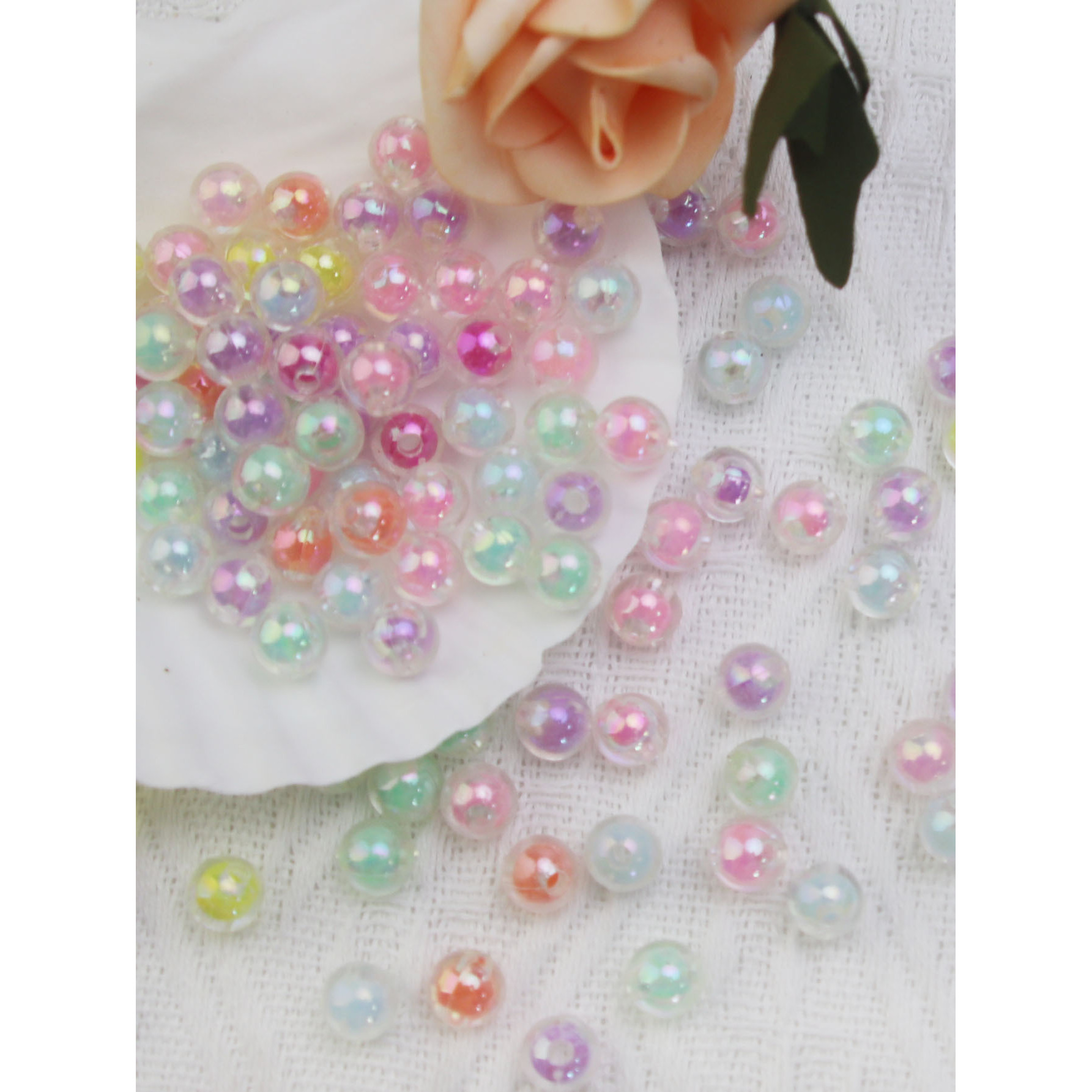 1 libra de cuentas transparentes, brillantes y multicolores.