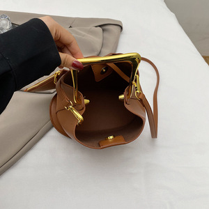 Bolsos de Mano de Moda para Mujer, Bolsos de Hombro de Cuero PU Multicolor con Asa de Metal, Bolsos Cruzados con Logotipo Personalizado - Product Image 4